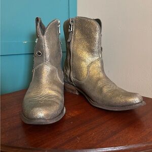 Yellow Box Silver Glitter Ankle Boots W/Rhinestones Women’s Size 7